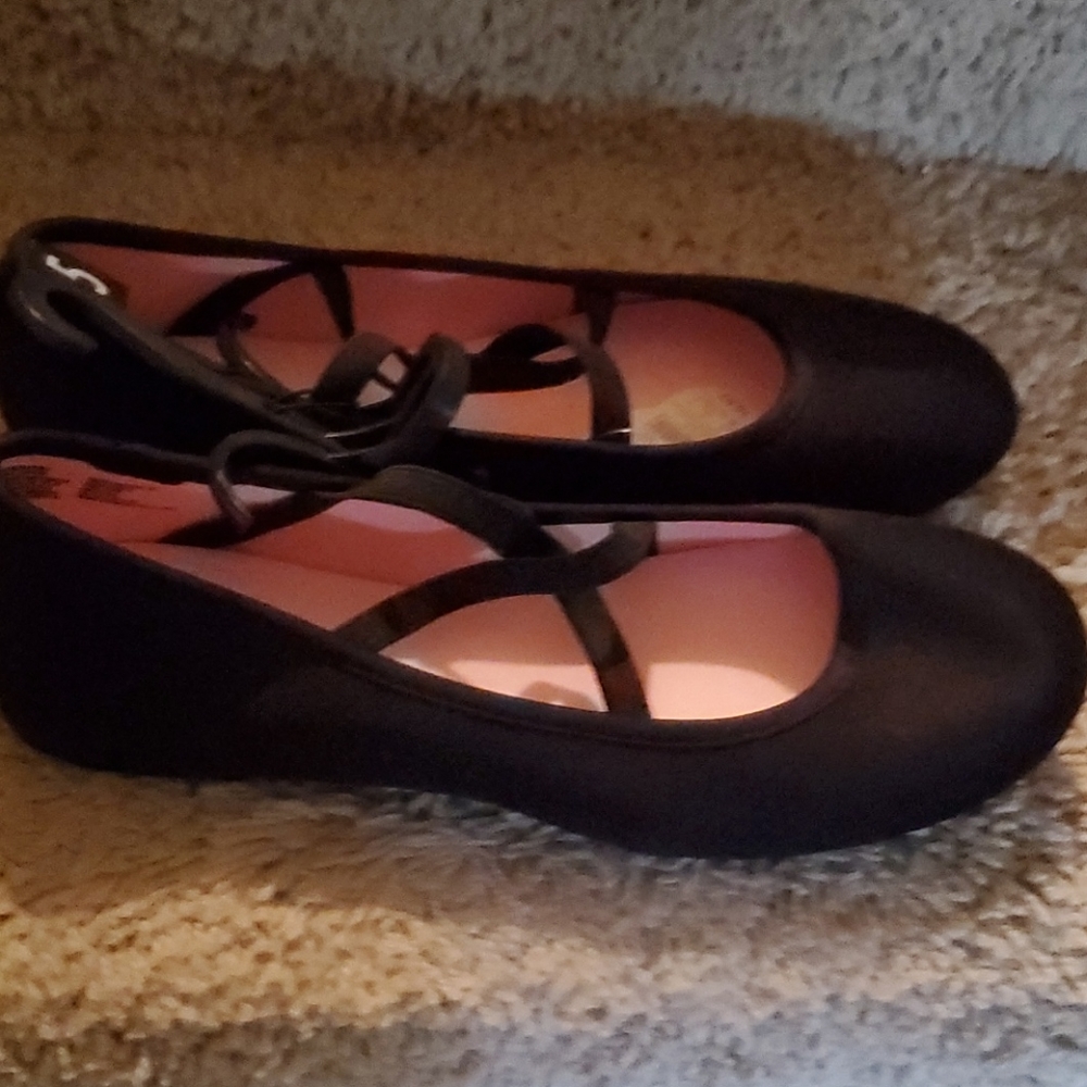 Girls black flats